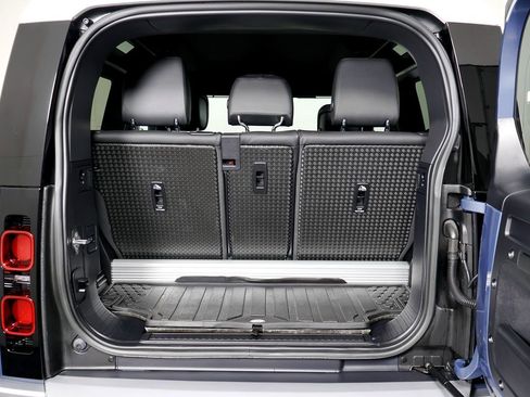 Used 2023 Land Rover Defender 90 S image 16