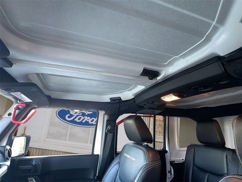 Used 2017 Jeep Wrangler Unlimited Rubicon image 14