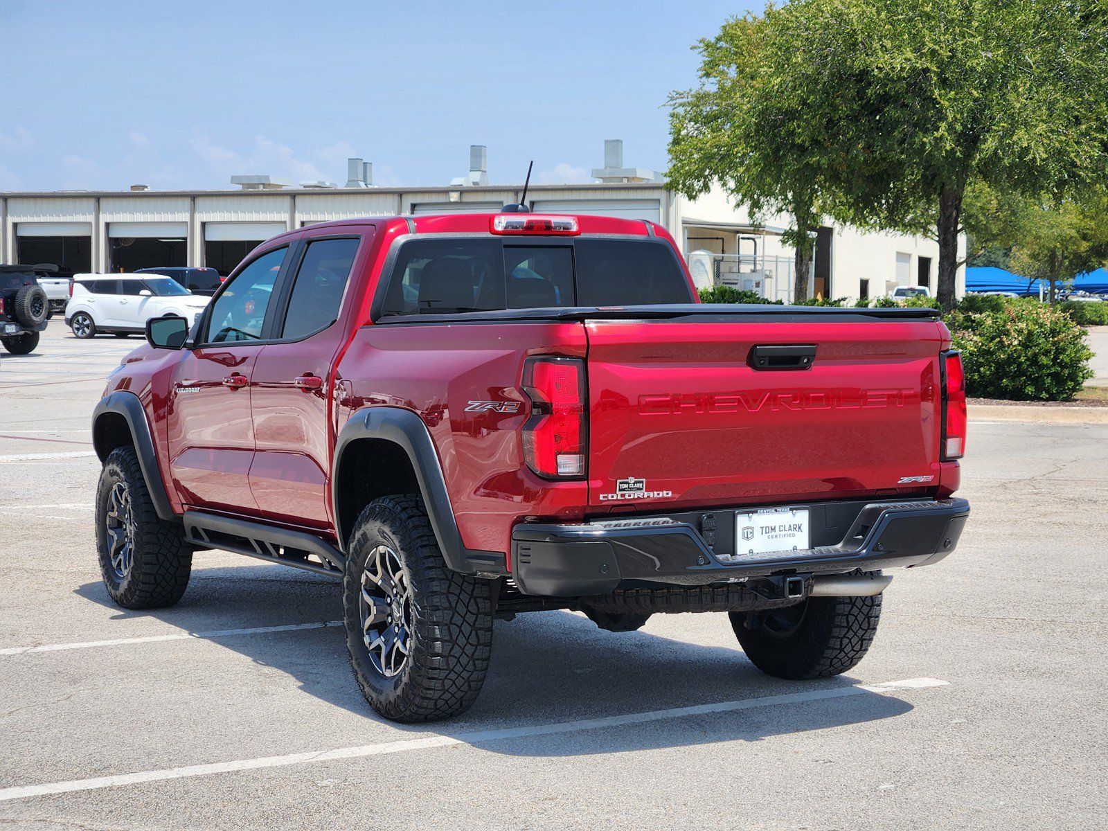 Used 2025 Chevrolet Colorado ZR2 w/ Technology Package AWD/4WD image 4