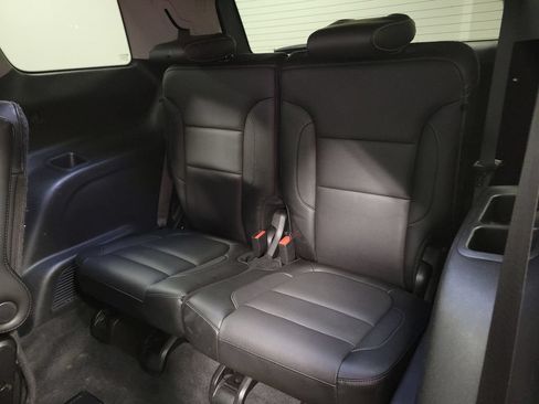 Used 2019 GMC Acadia SLT FWD image 28