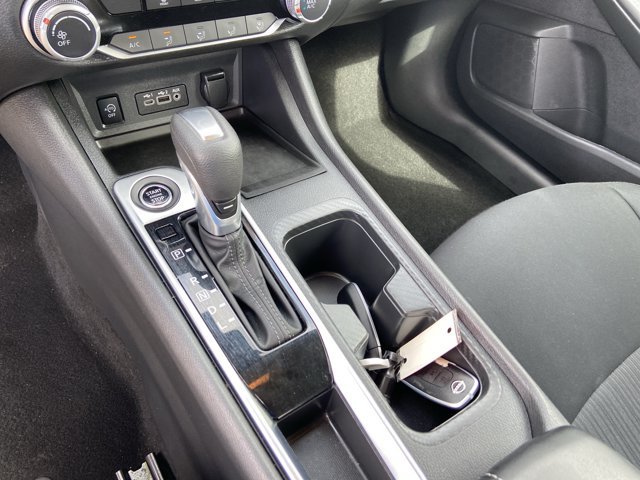 Used 2025 Nissan Sentra SV FWD image 40