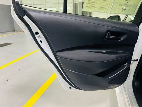 Used 2022 Toyota Corolla LE FWD image 27