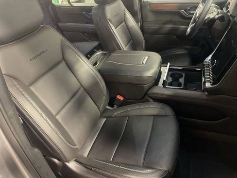 Used 2025 GMC Yukon Denali image 67