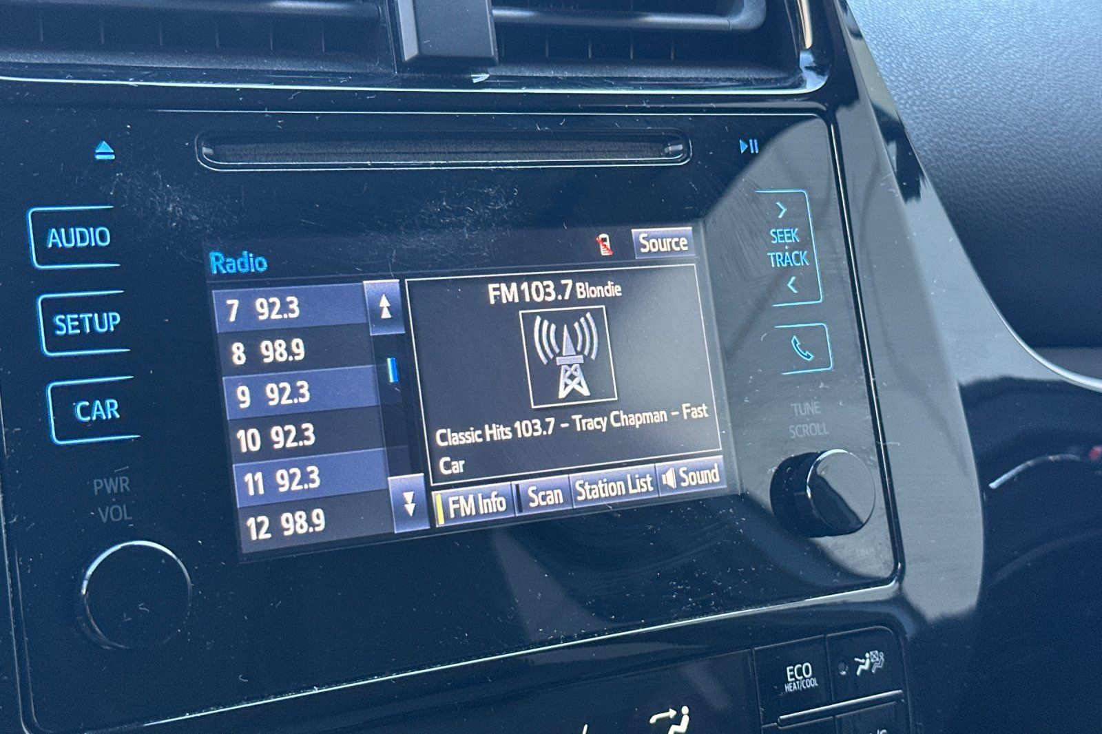 Used 2019 Toyota Prius XLE FWD image 26