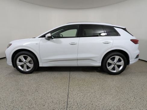 Certified 2023 Audi Q4 e-tron Prestige image 4