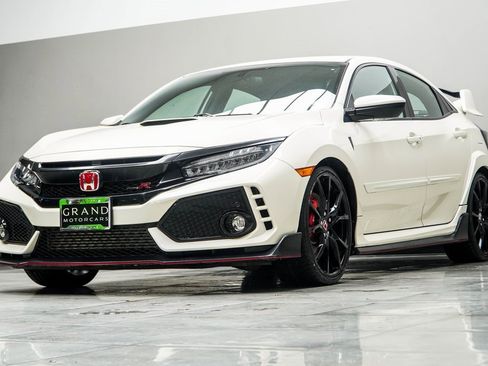 Used 2019 Honda Civic Type R image 8