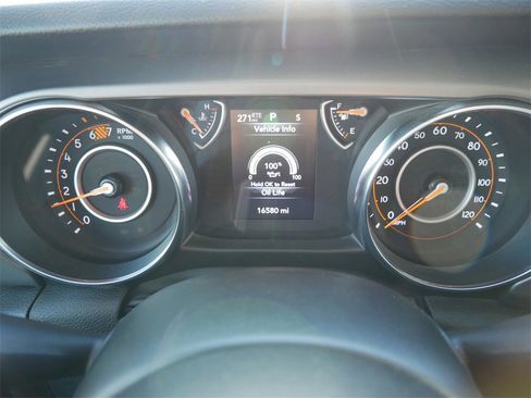 Used 2022 Jeep Wrangler Willys image 15