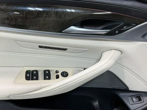 Used 2018 BMW 540i w/ M Sport Package RWD image 13