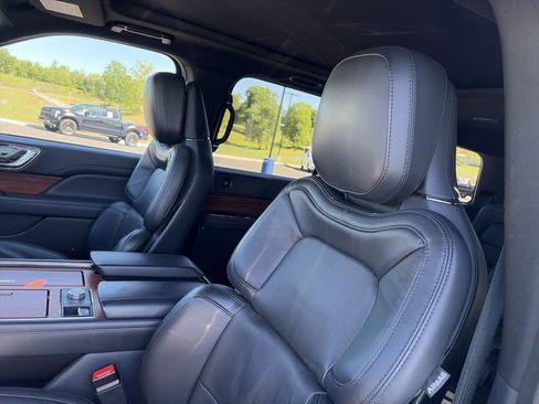 Used 2024 Lincoln Navigator Reserve AWD/4WD image 11