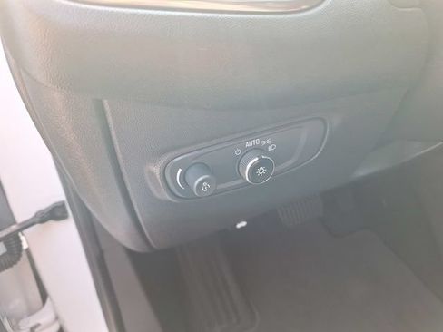 Used 2022 Chevrolet Equinox LT FWD image 19