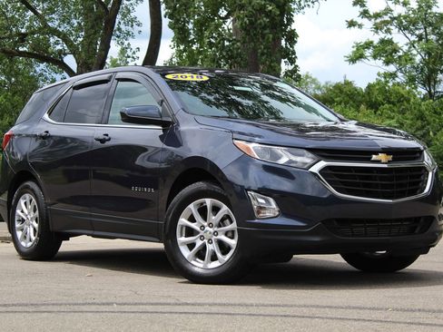 Used 2018 Chevrolet Equinox LT FWD image 1