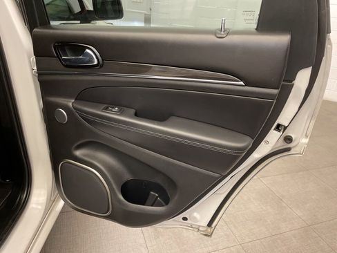 Used 2019 Jeep Grand Cherokee Overland image 31