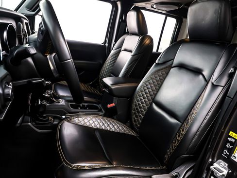 Used 2021 Jeep Wrangler Unlimited Sahara image 17