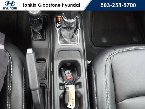 Used 2025 Jeep Wrangler Rubicon image 18