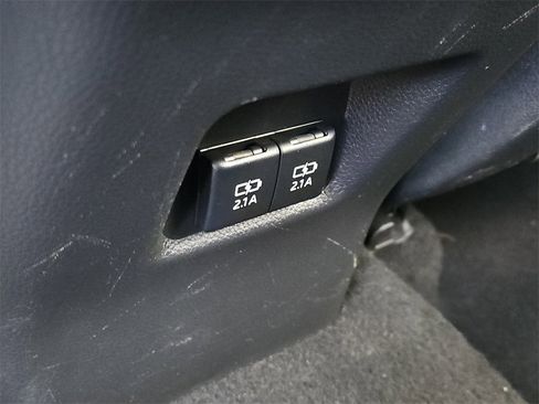 Used 2020 Toyota RAV4 XLE image 26