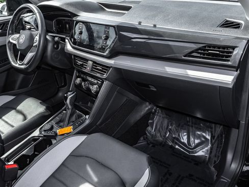 Certified 2023 Volkswagen Taos SEL AWD/4WD image 32