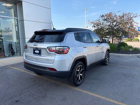 Used 2025 Jeep Compass Limited AWD/4WD image 34