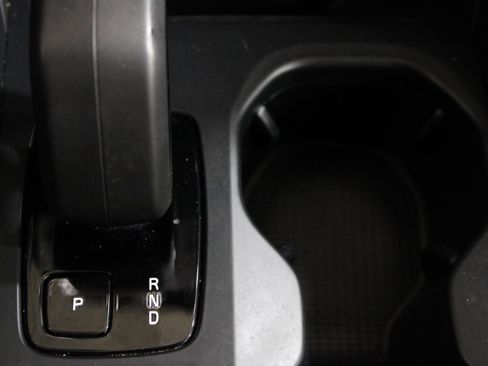 Used 2024 Volvo XC40 B5 Core AWD/4WD image 15