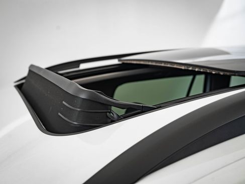 Used 2025 Volkswagen Atlas Peak Edition SE image 14