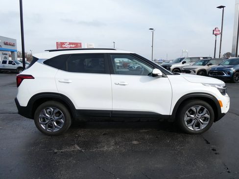 Used 2024 Kia Seltos S image 4