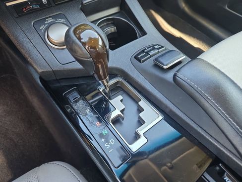 Used 2013 Lexus ES 350 4dr Sdn image 32