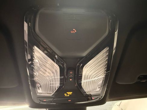 Used 2022 BMW X5 xDrive40i w/ Climate Comfort Package image 39