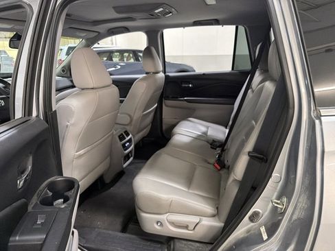 Used 2016 Honda Pilot Touring image 10