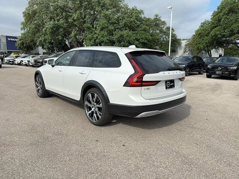 New 2025 Volvo V90 B6 Cross Country Ultra w/ Protection Package Premier image 4