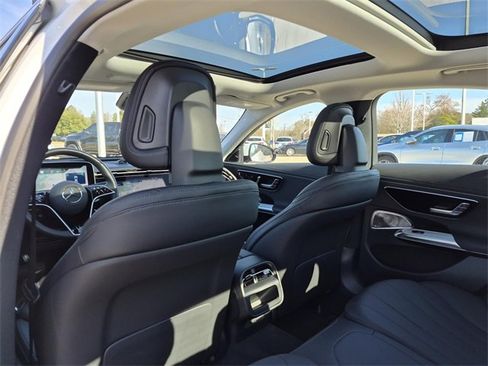 Certified 2025 Mercedes-Benz E 350 4MATIC Sedan image 33