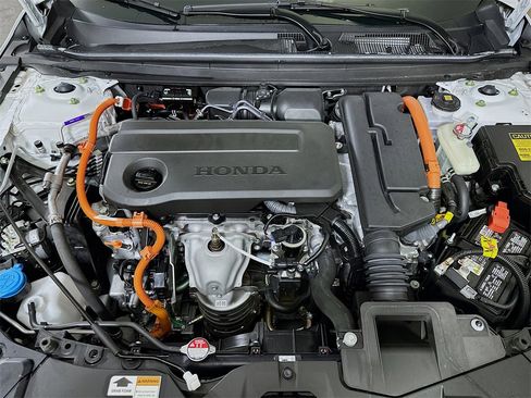 Used 2023 Honda Accord Touring image 9