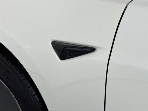 Used 2022 Tesla Model 3 image 10