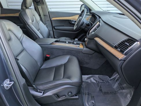 Certified 2023 Volvo XC90 B5 Plus w/ Protection Package Premier image 34