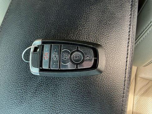 Used 2018 Ford Explorer Limited w/ Equipment Group 301A AWD/4WD image 48