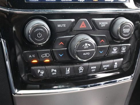 Used 2021 Jeep Grand Cherokee Trailhawk w/ Trailhawk Luxury Group AWD/4WD image 21