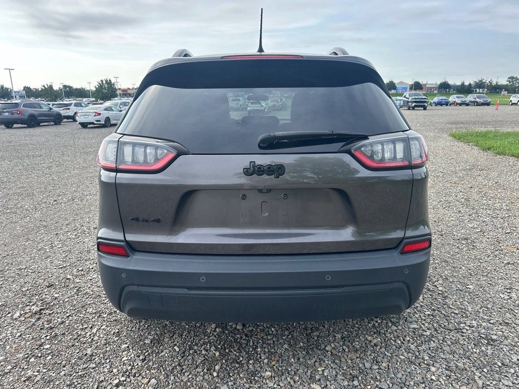 Used 2019 Jeep Cherokee Latitude Plus AWD/4WD image 8