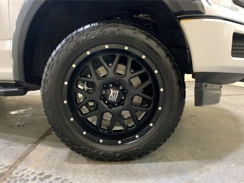 Used 2020 Ford F150 XLT w/ Equipment Group 302A Luxury image 9