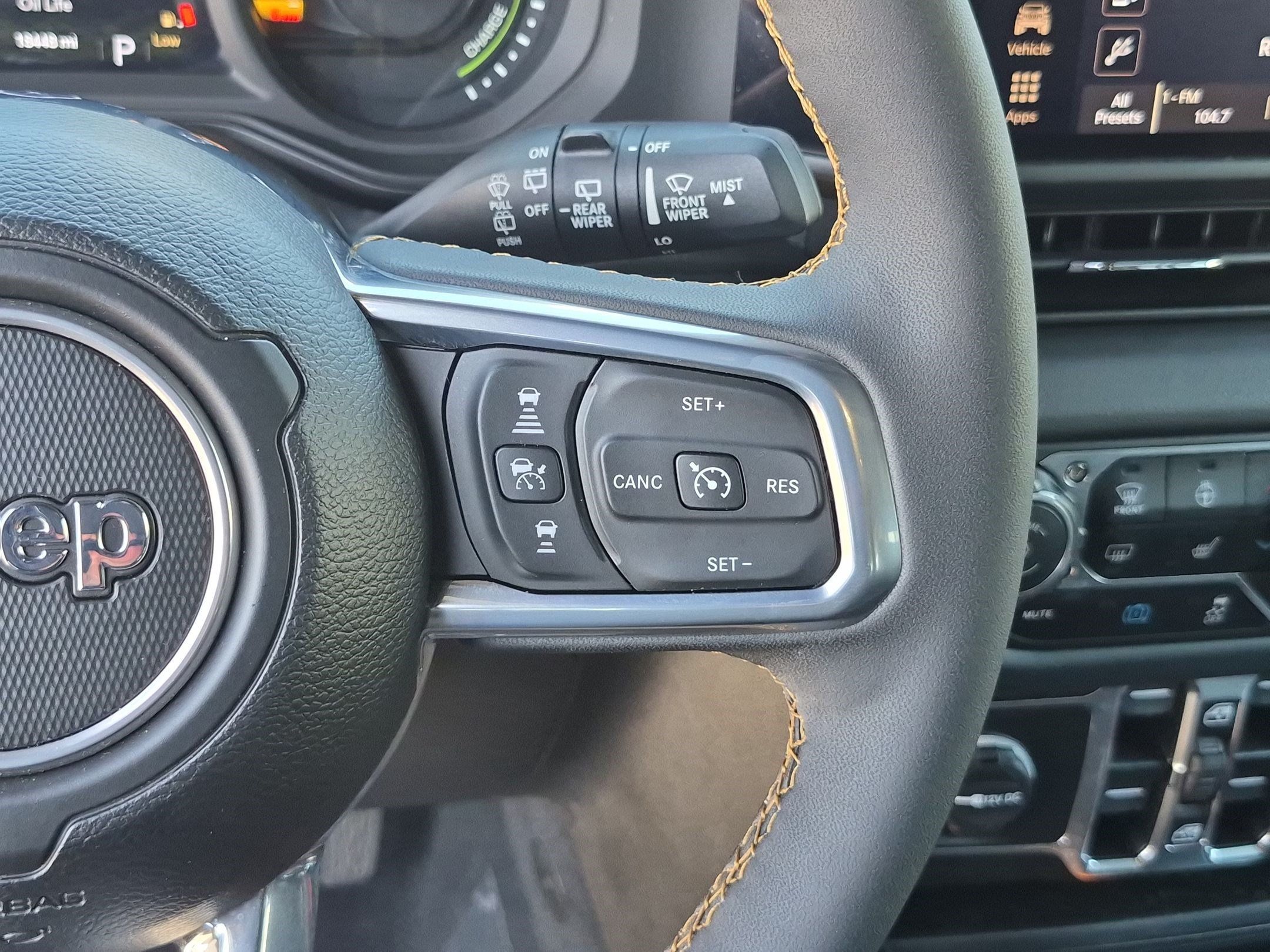 Used 2024 Jeep Wrangler Unlimited Sahara w/ Safety Group AWD/4WD image 20