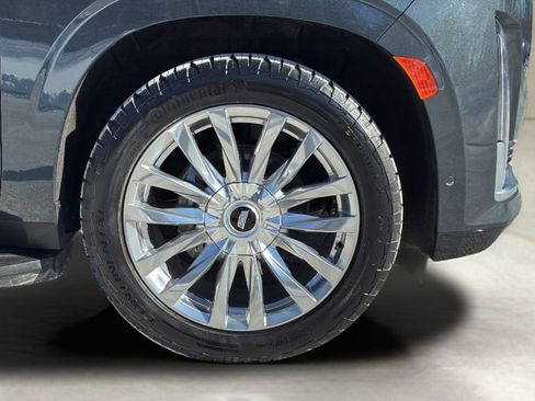 Used 2022 Cadillac Escalade Premium Luxury w/ Performance Package image 21