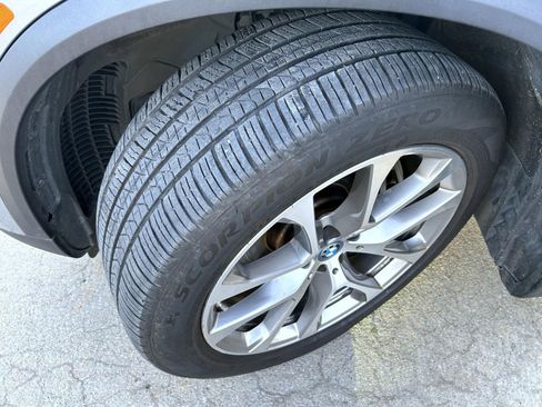 Used 2025 BMW X5 xDrive50e image 23