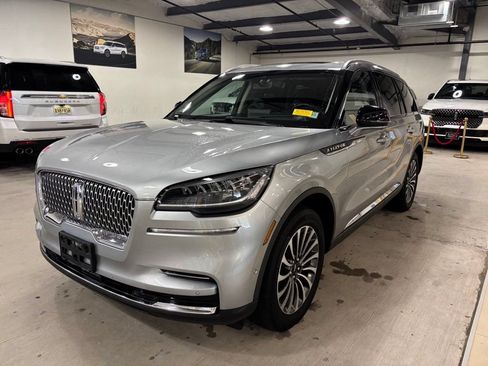 Used 2023 Lincoln Aviator Reserve w/ Equipment Group 201A AWD/4WD image 2