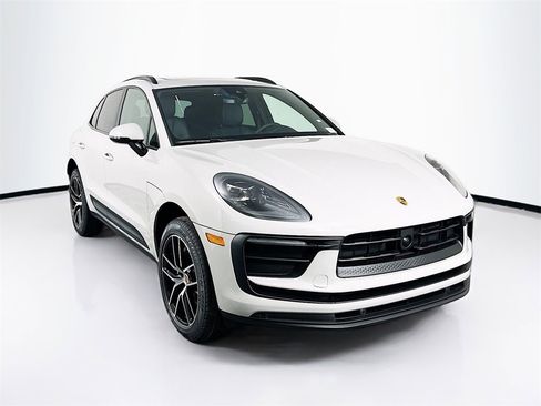 New 2026 Porsche Macan image 7