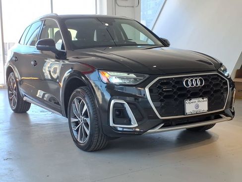 Used 2023 Audi Q5 2.0T Premium Plus w/ Premium Plus Package AWD/4WD image 3