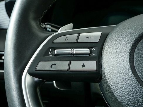 Used 2023 Hyundai Palisade Limited w/ Winter Package image 11