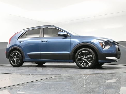 Used 2023 Kia Niro EX image 48