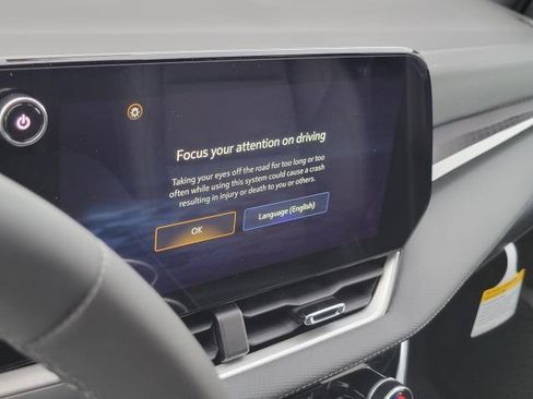 New 2026 Chevrolet Equinox LT w/ Convenience Package II image 17