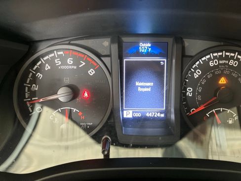 Used 2022 Toyota Tacoma SR RWD image 9