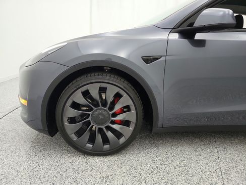 Used 2023 Tesla Model Y Performance AWD/4WD image 17