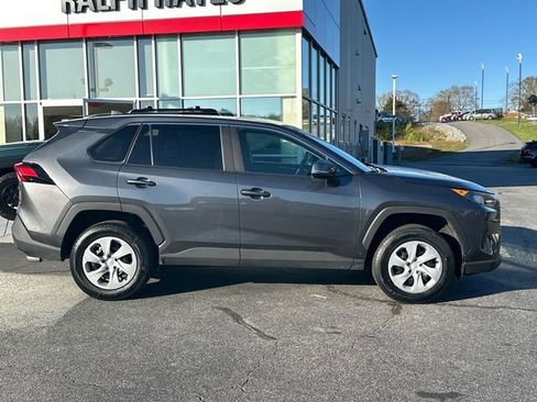 Used 2022 Toyota RAV4 LE image 2