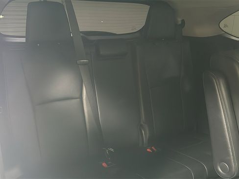 Used 2023 Toyota Highlander Limited image 17