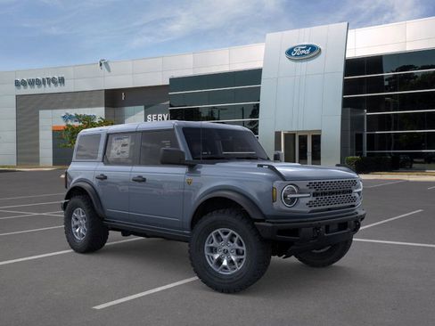 New 2025 Ford Bronco Badlands image 7